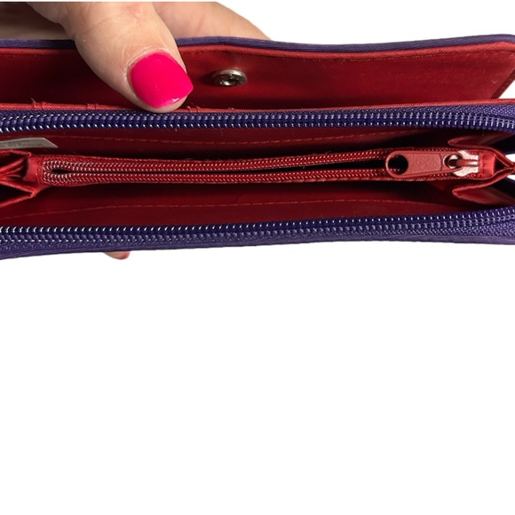 Red Hat Women’s Wallet - Picture 3 of 4